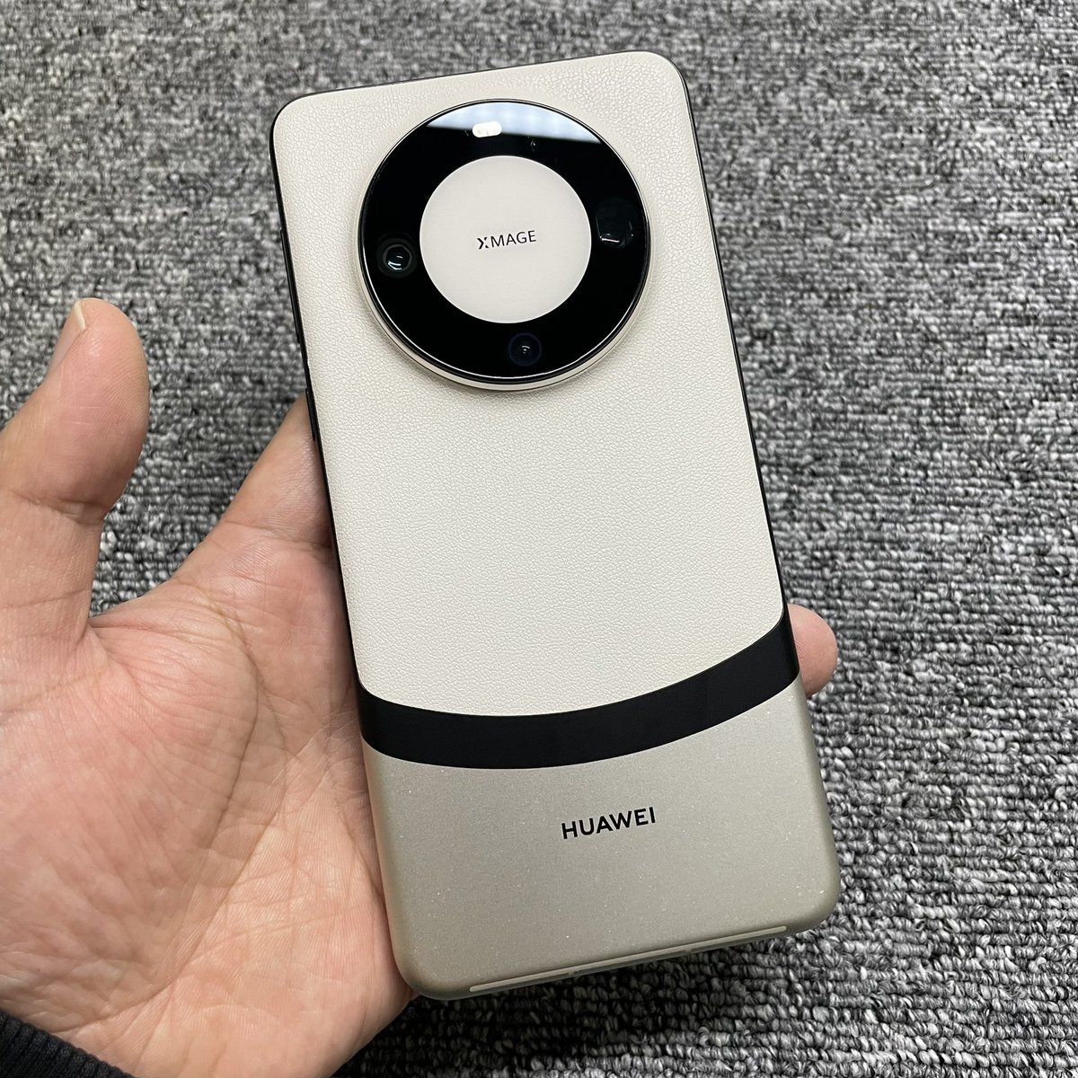 xiaochun3090's tweet photo. 华为Mate60Pro+ 💰4099
94新屏小��� 电池98 在保10天
双卡6G 可变光圈 麒麟芯片拉满
原装全好 单机送壳膜线快充
#华为 #huawei #mate60 https://t.co/QdS3yKnPth
