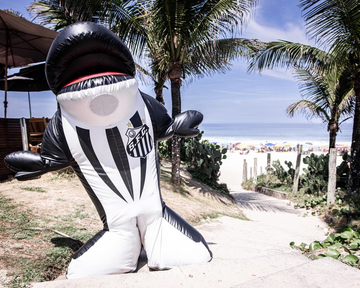 SantosFC's tweet photo. Aquele pré-jogo no RJ! 🐳🥥 https://t.co/6IhHwXuxKI