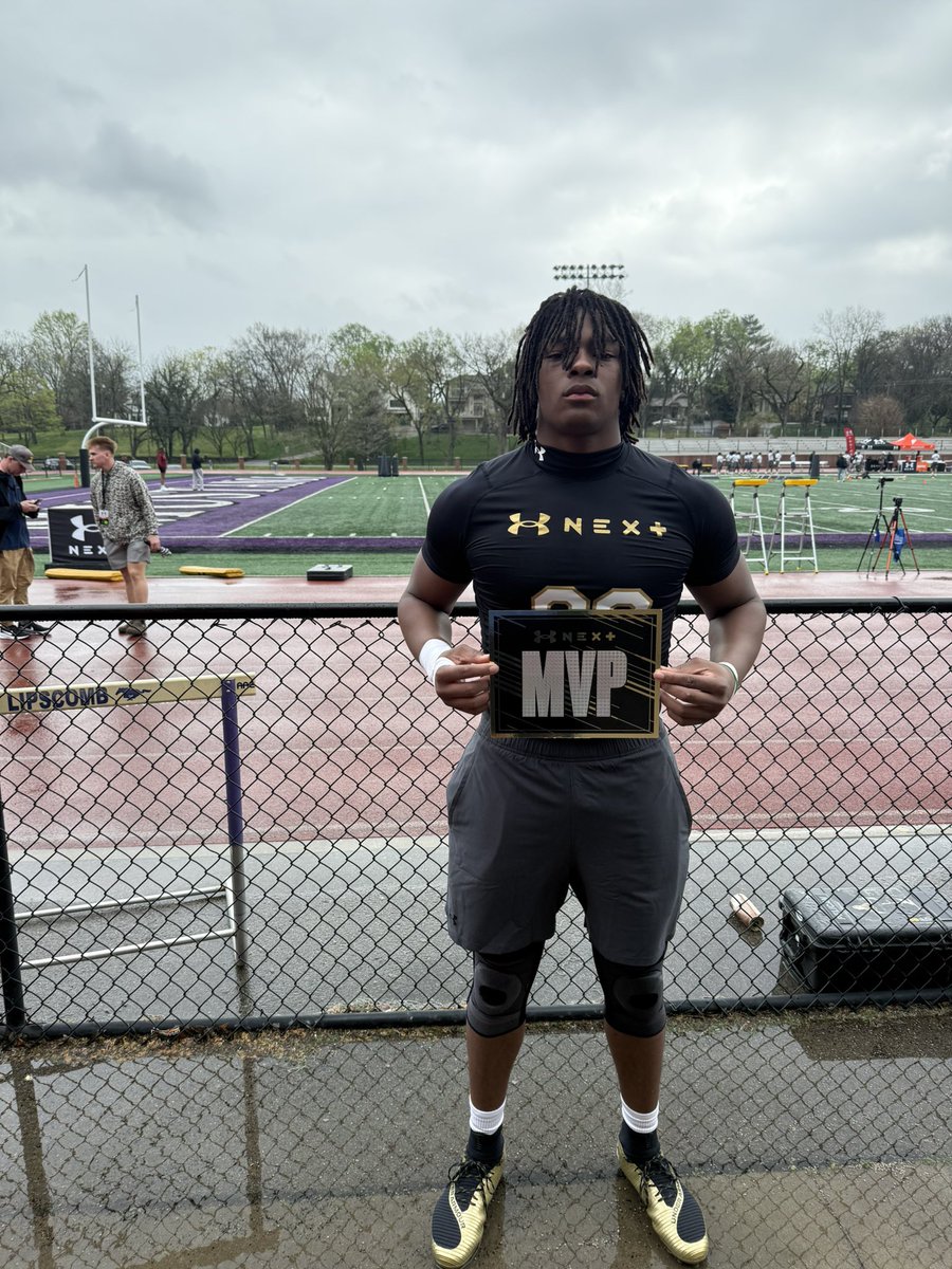 cayden_dees's tweet image. THANK YOU FOR THE INVITE @UANextFootball Nashville I had a great time, winning Defensive line MVP @TheUCReport @MCPKnightsFB #EPE @CoachJC16 @HallTechSports1 @AverageJoesSpo1 @DownSouthFb1 @ChadSimmons_  @DemetricDWarren #UANext