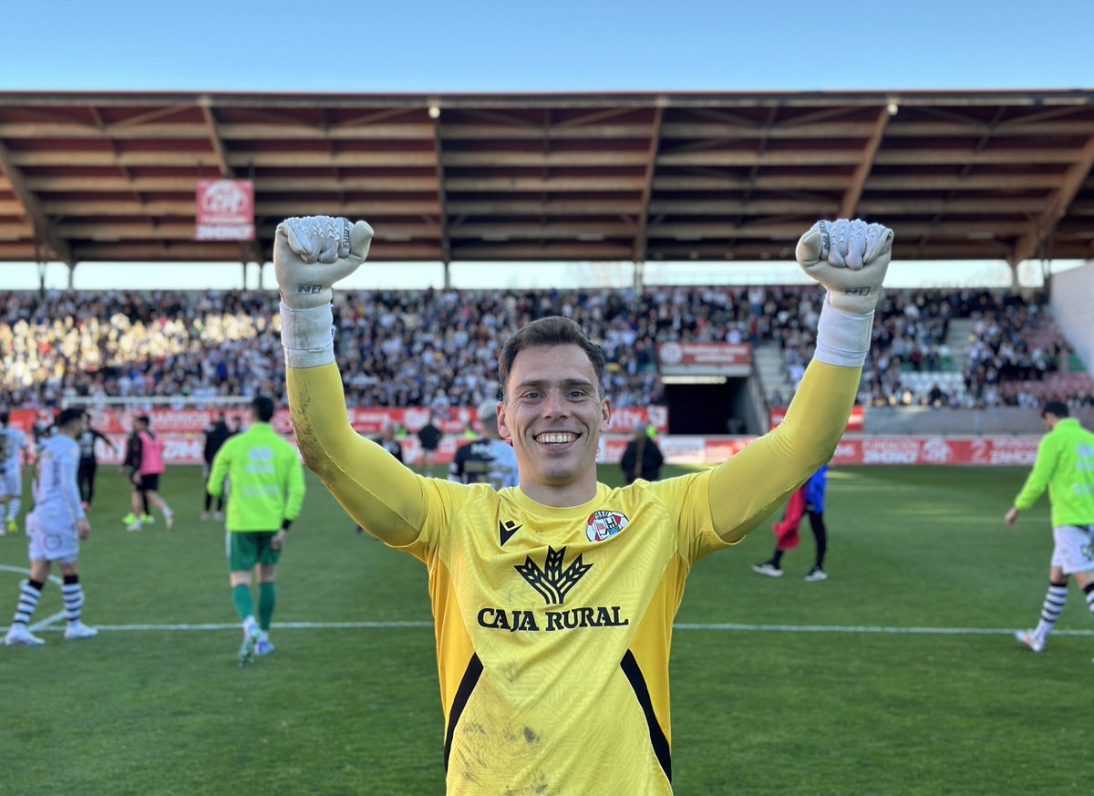 JORNADA 30⚽️| 

Don Fermín Trujillo Sobrón♥️

#VamosMiZamora