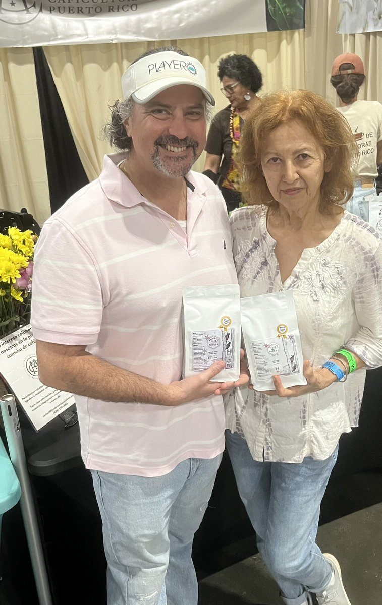 Hacienda Masini presente en Coffee &amp; Chocolate Expo PR. Pasen por kiosko de Cooperativa de Mujeres Caficultoras para su bolsa de nuestro café / Hacienda Masini present at the PR Coffee &amp; Chocolate Expo come by the Cooperativa de Mujeres Caficultoras kiosk for a bag of our cafe!