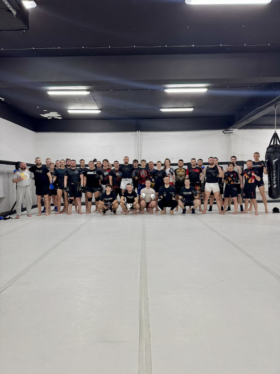 KuberskiPiotr's tweet image. Dwa seminaria,Wesling Top Team, oraz Copacabana Ursynów,wywiady w Warszawie zakończone nominacją na niebieski pas! Piękny weekend ✊🏻
Bójcie się 😎