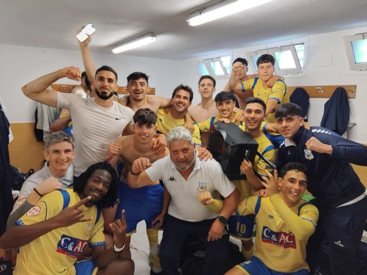 Coria_CF's tweet photo. ¡Coria siempre Coria! 

¡Extraordinaria victoria en Espiel! 

¡Vamos, Coria! 💛 https://t.co/htBXGwEu1z