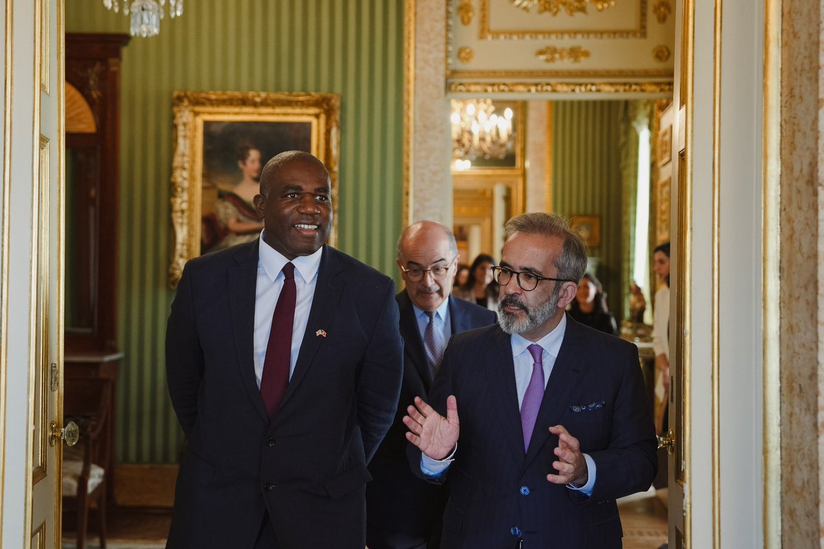 Our partnership with Portugal is over 650 years old, and is stronger than ever. Together we're driving growth in our economies and tackling threats to European security. 

Today with <a href="/PauloRangel_pt/">Paulo Rangel</a> I discussed plans for a new bilateral Defence Agreement to boost our cooperation.