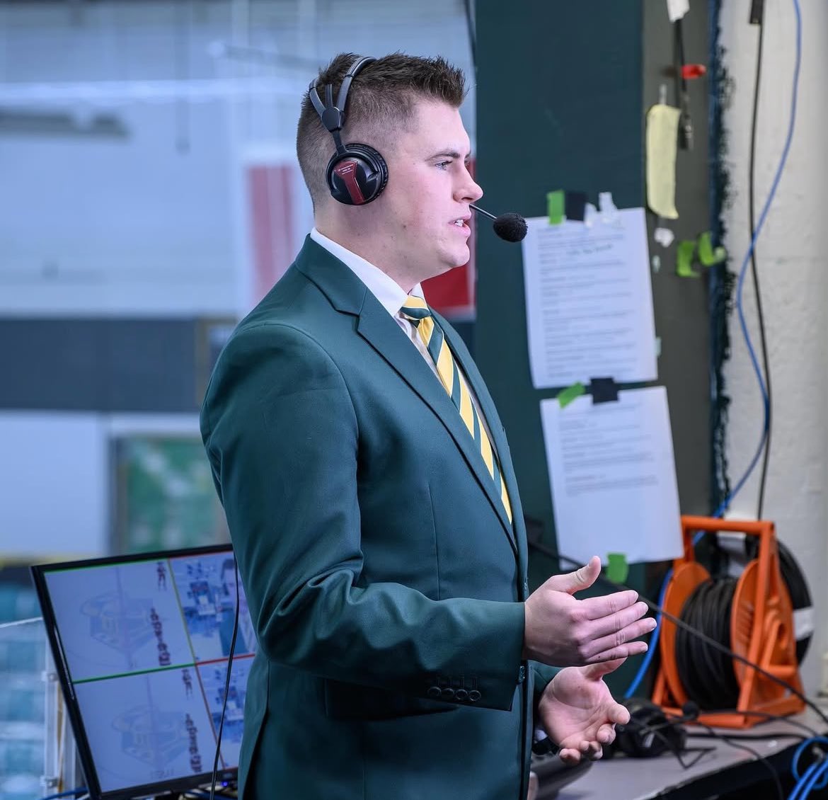 CaseyDitzel's tweet image. As the 24-25 season wraps up, I’m proud to share my newest Demo Reel, featuring work from @ClarksonMHockey and @ClarksonWHockey, highlighting my play-by-play talents along with on-camera skills and in-game player/coach interactions. I hope you enjoy!
🎥: youtu.be/qjO1bDLTP0k?si…