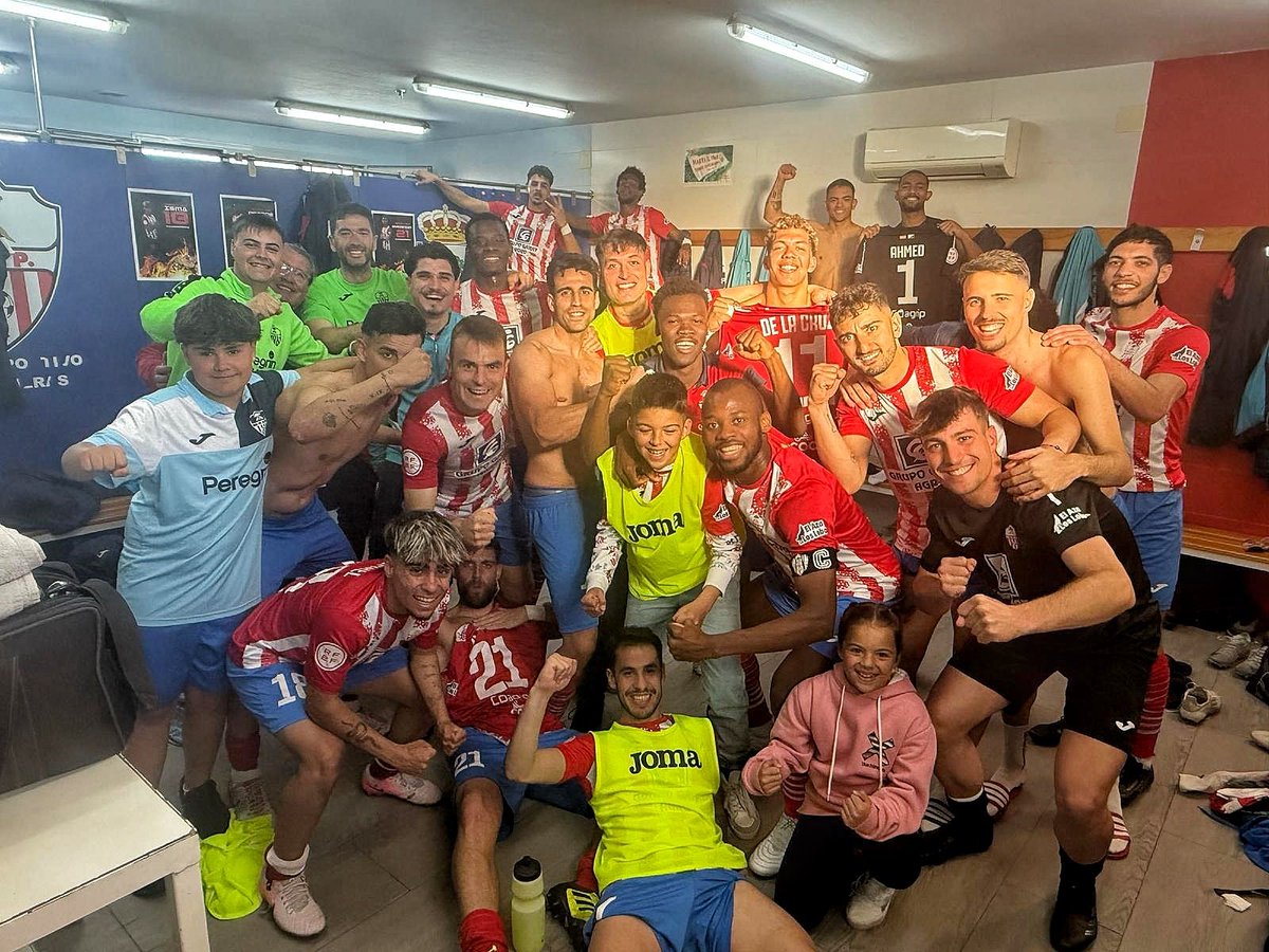 Sigue la sonrisa de "La Banda Del Pedroñeras" 🎻
Sois unos guerreros 🔴⚪
Tanto trabajo, esfuerzo y pasión por parte de todo Pedroñeras tiene que dar resultado 👏🏼👏🏼👏🏼