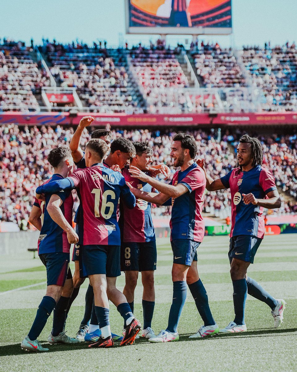 ericgm3's tweet image. 💯 partits oficials de culer celebrats amb victòria al derbi català contra el Girona, un altre club especial per a mi! ¡Ahora a por todas el miércoles en la Copa! #ForçaBarça 💙❤️