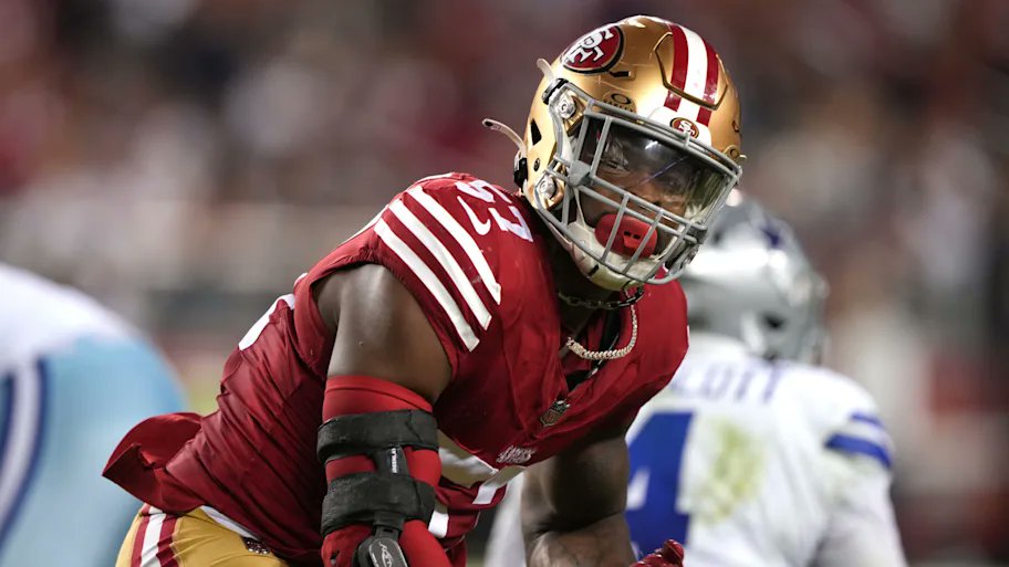 NFL_DovKleiman's tweet photo. 𝗥𝗘𝗣𝗢𝗥𝗧: 49ers HC Kyle Shanahan and GM John Lynch flew to LB Dre Greenlaw’s home in Texas in a last-ditch effort to keep him after he agreed to a deal with the Broncos and even increased their offer to beat Denver’s.

Greenlaw still decided to sign with the Broncos...

(via @bylucaevans)