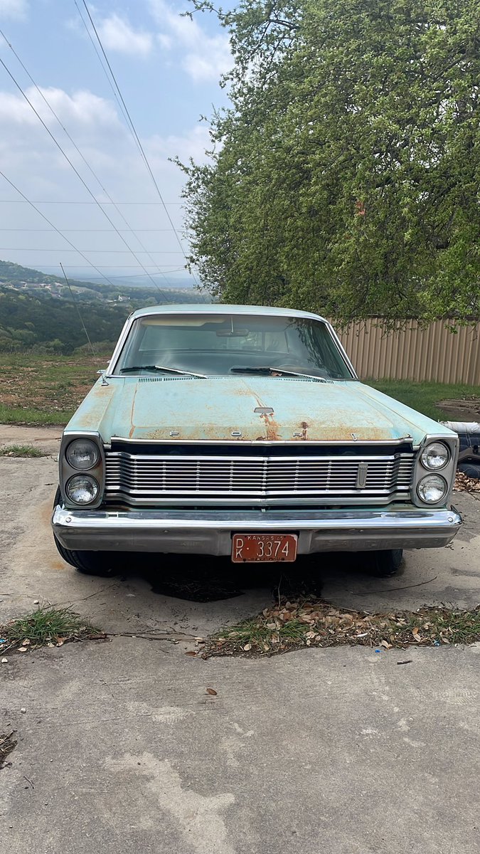 traplord_carson's tweet photo. Summoning a sugar momma to restore this vehicle 😒 I don’t wanna sell it https://t.co/Z9Ltz9K1CK