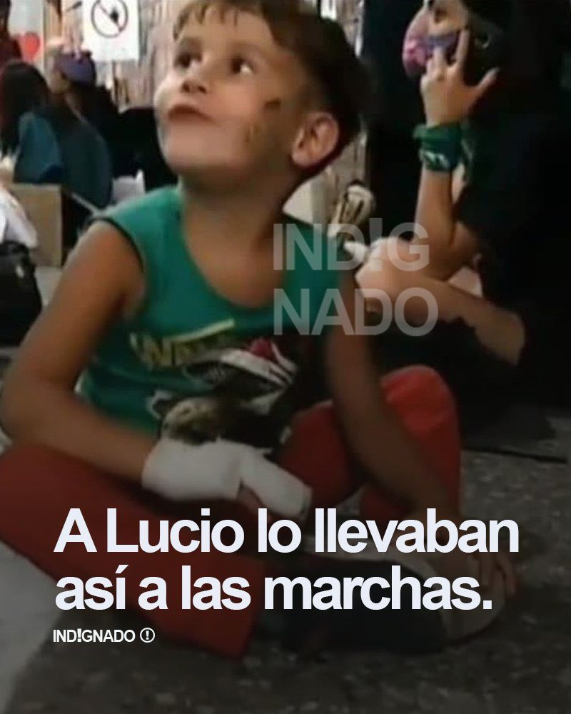 A Lucio Dupuy lo llevaban lastimado y fracturado a las marchas. Ninguno lo miró. Ninguno pidió por el. Las del pañuelo verde pedían muerte al macho. A Lucio lo mató el feminismo y la ideología de género. Cuando tengas que votar, no votes asesinas. DNI Y MEMORIA AMIGOS!