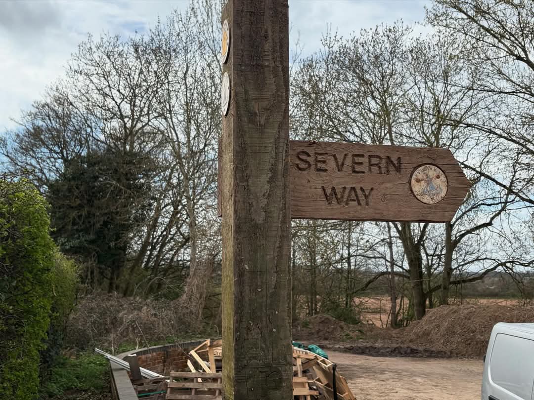 JohnGar33's tweet photo. what a day yesterday with the Evesham #Ebbi team .
We completed 35 miles route 10 paddle ,10 walking and a 35mile bike ride. I couldn't do the bike part due to a bad hip .
We raised just over £4,000 as a team for #StRichardsHospice 
Thank you to Michelle Ludlow  for back up. https://t.co/2gotDsUMq4
