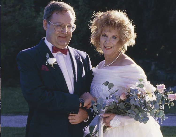 My thoughts on week 78 👮‍♂️🥪💊🍋‍🟩🦊👶🏻 

#Neighbours
#SaveNeighbours