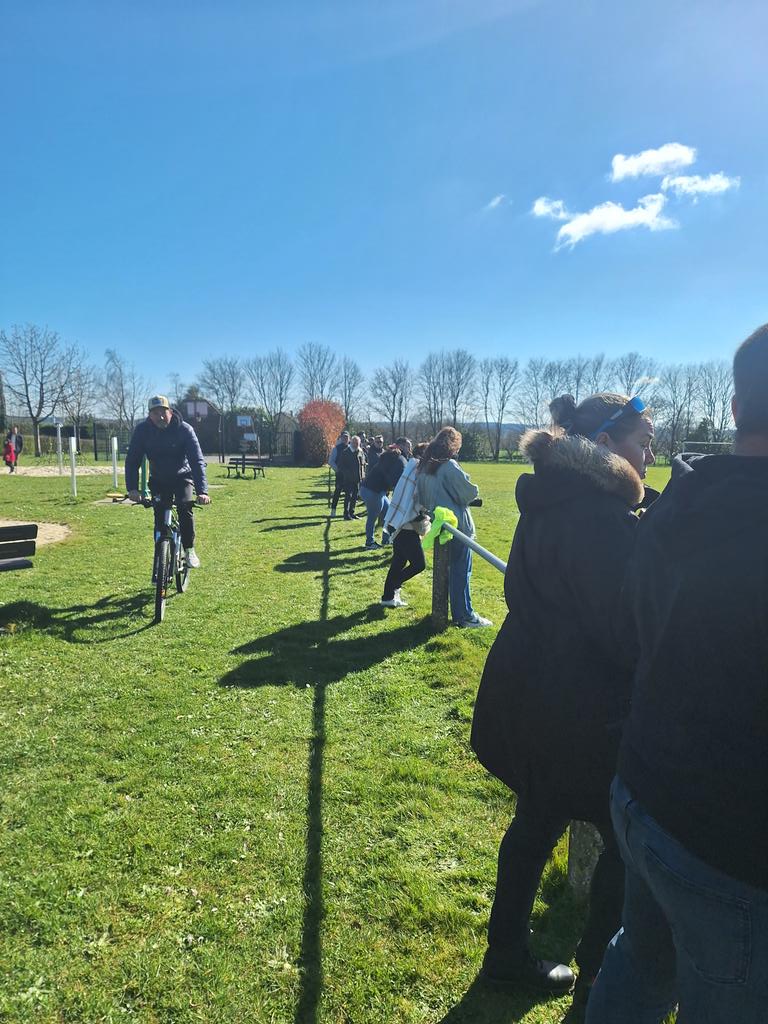 LecourtJL's tweet photo. Foot aujourd'hui à Saint Cyr en Pail contre le voisin de Pré en Pail, défaite de St Cyr 3 à 0 mais fier de notre équipe qui représente si bien notre village. https://t.co/uyLfHnw2xT