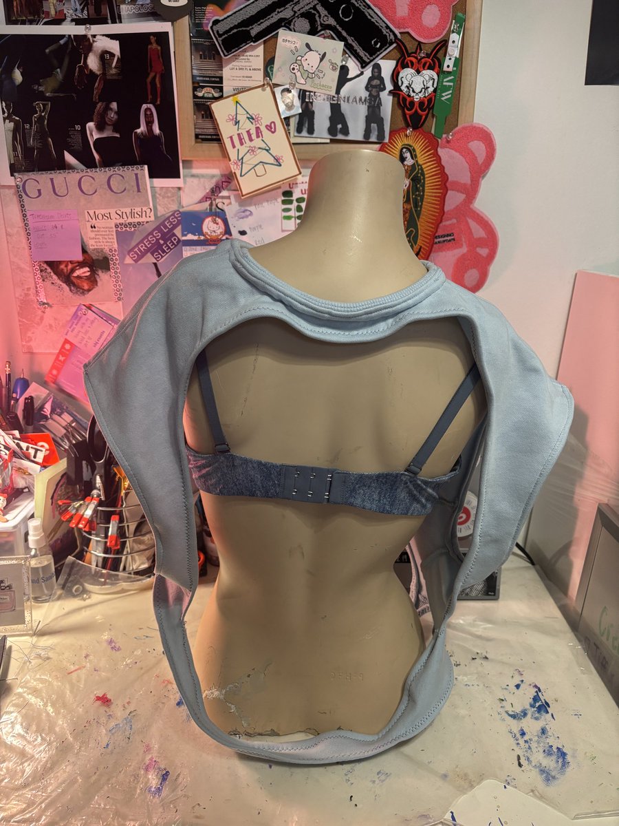 akathayz's tweet image. custom #fentyxpuma downn by me for Fenty x Barbados ‘25 🩵