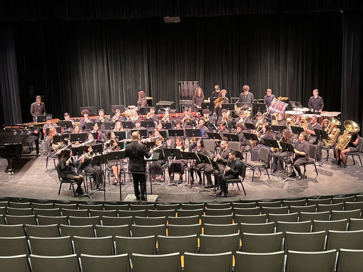 PCTIBands's tweet image. 🎷✨ PCTVS Concert Band brought the music to life at William Paterson University’s Band Day! 🎺🥁 On March 5, they shared their artistry, received expert feedback, and shined in a professional venue. Kudos to our talented students! 🌟🔥 #ConcertBand #PCTVS #WPUNJ 🎵
