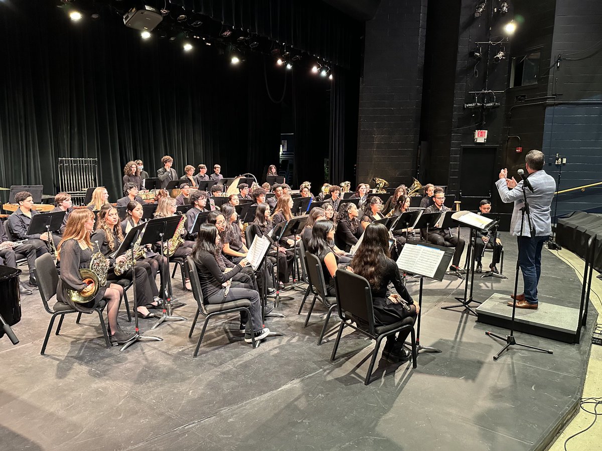 PCTIBands's tweet image. 🎷✨ PCTVS Concert Band brought the music to life at William Paterson University’s Band Day! 🎺🥁 On March 5, they shared their artistry, received expert feedback, and shined in a professional venue. Kudos to our talented students! 🌟🔥 #ConcertBand #PCTVS #WPUNJ 🎵