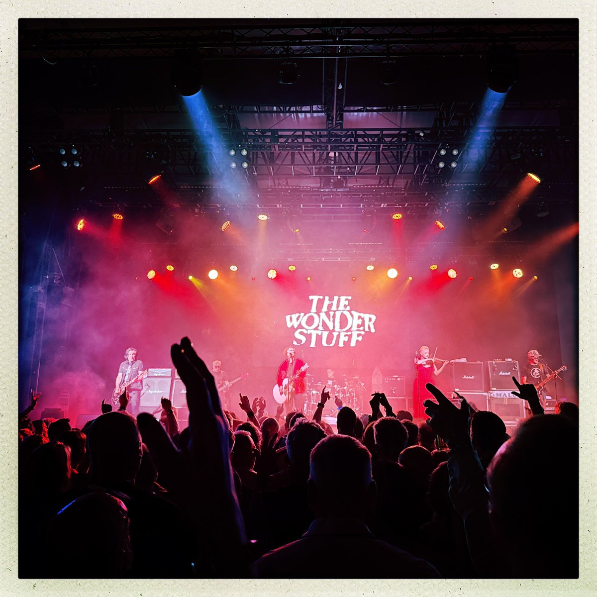 This band! Bloody love em. <a href="/ShiiineOn_/">Shiiine On</a> <a href="/thewonder_stuff/">The Wonder Stuff</a> <a href="/mileshuntTWS/">Miles Hunt</a>