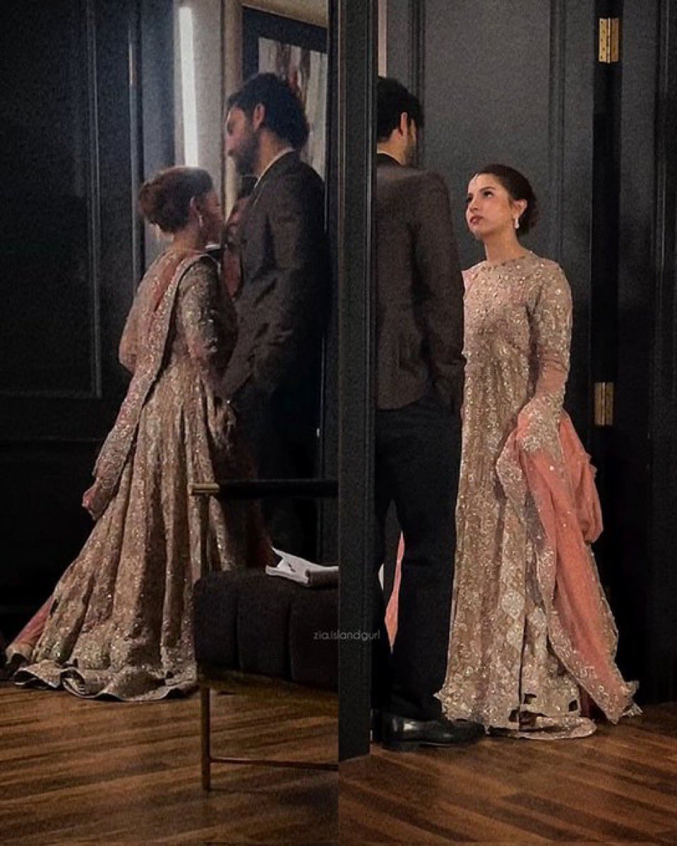 arshiiyatweets's tweet photo. she's so small😭 @DananeerM  #meemsemohbbat https://t.co/qagG2B4ZbI