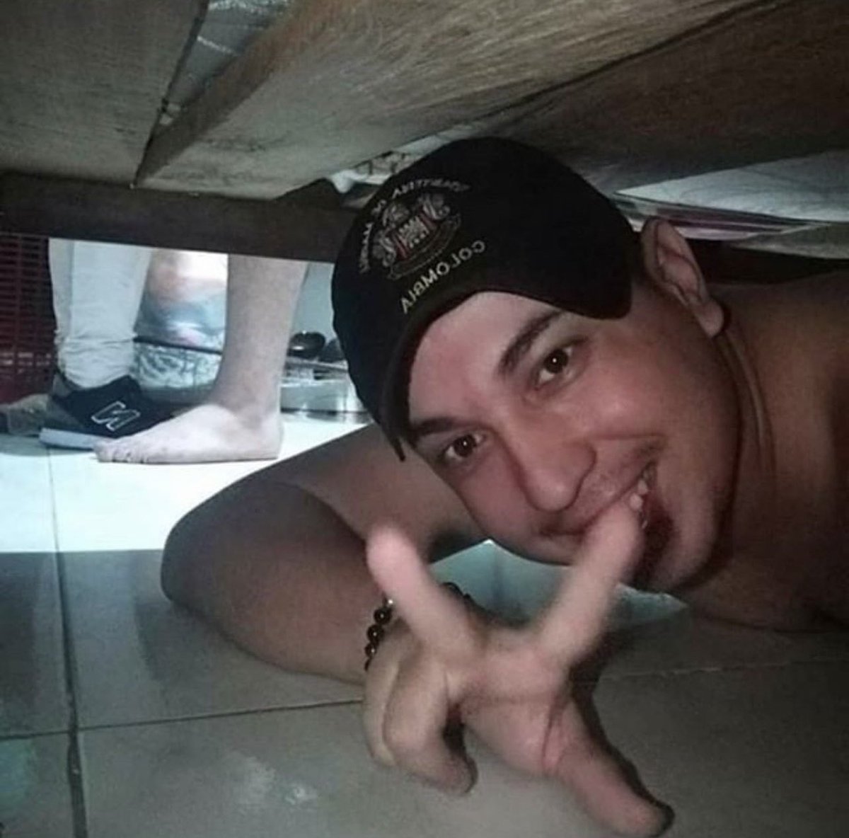 insane poses (@insaneposes) on Twitter photo 