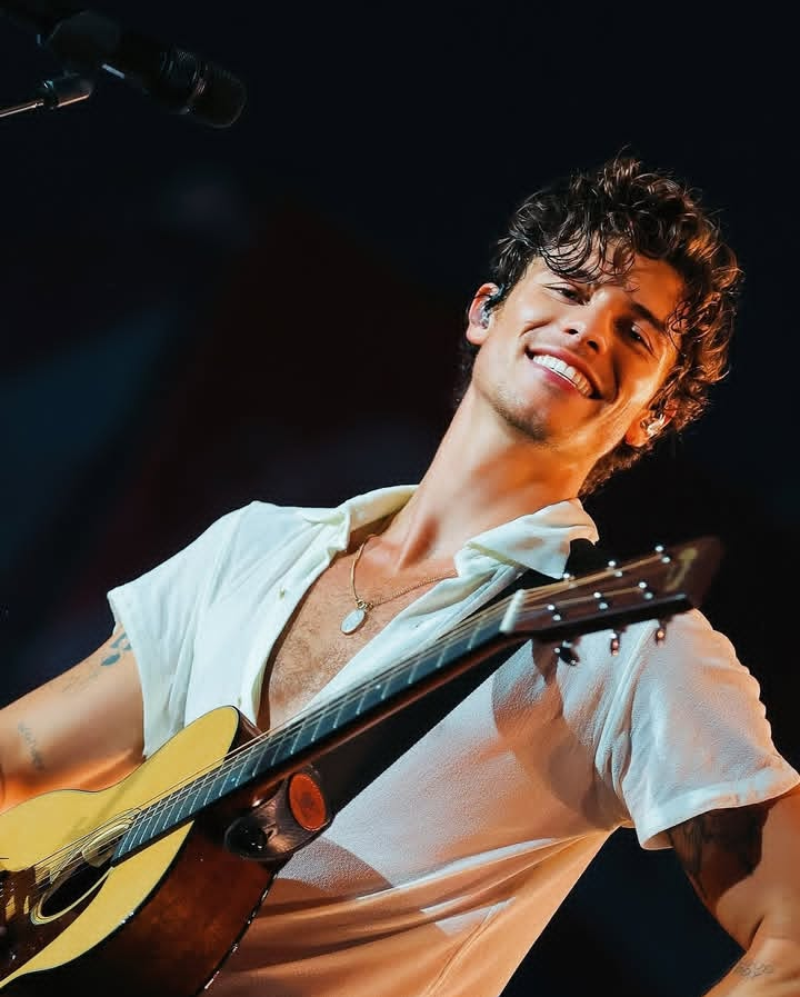 princesadoSM's tweet photo. Ah esse sorriso 😍 https://t.co/hWd2UoshWf
