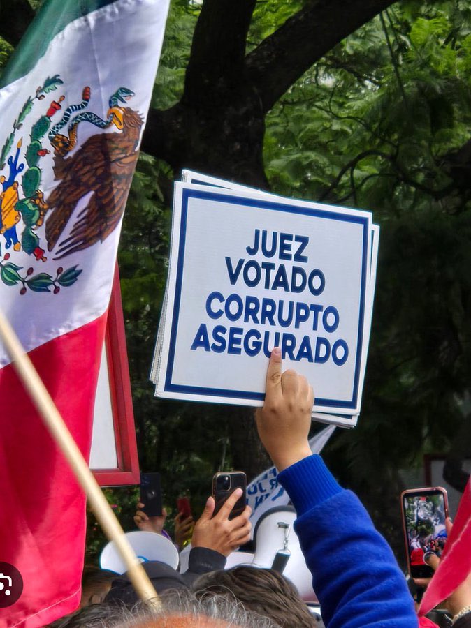 amigamexa's tweet photo. ¿Y ahora qué hacemos con esto? https://t.co/Mox8ykglmN