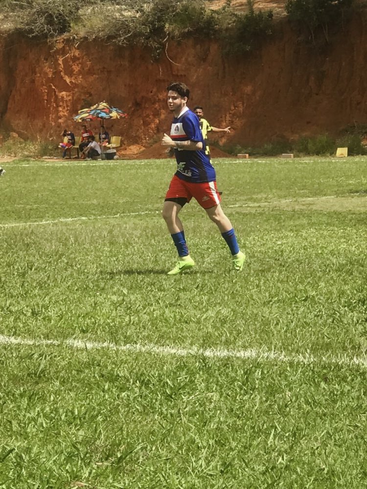 Labs___'s tweet image. Por isso não tema, pois estou com você;
não tenha medo, pois sou o seu Deus.
Eu o fortalecerei e o ajudarei;
eu o segurarei
com a minha mão direita vitoriosa.
Isaías 41:10