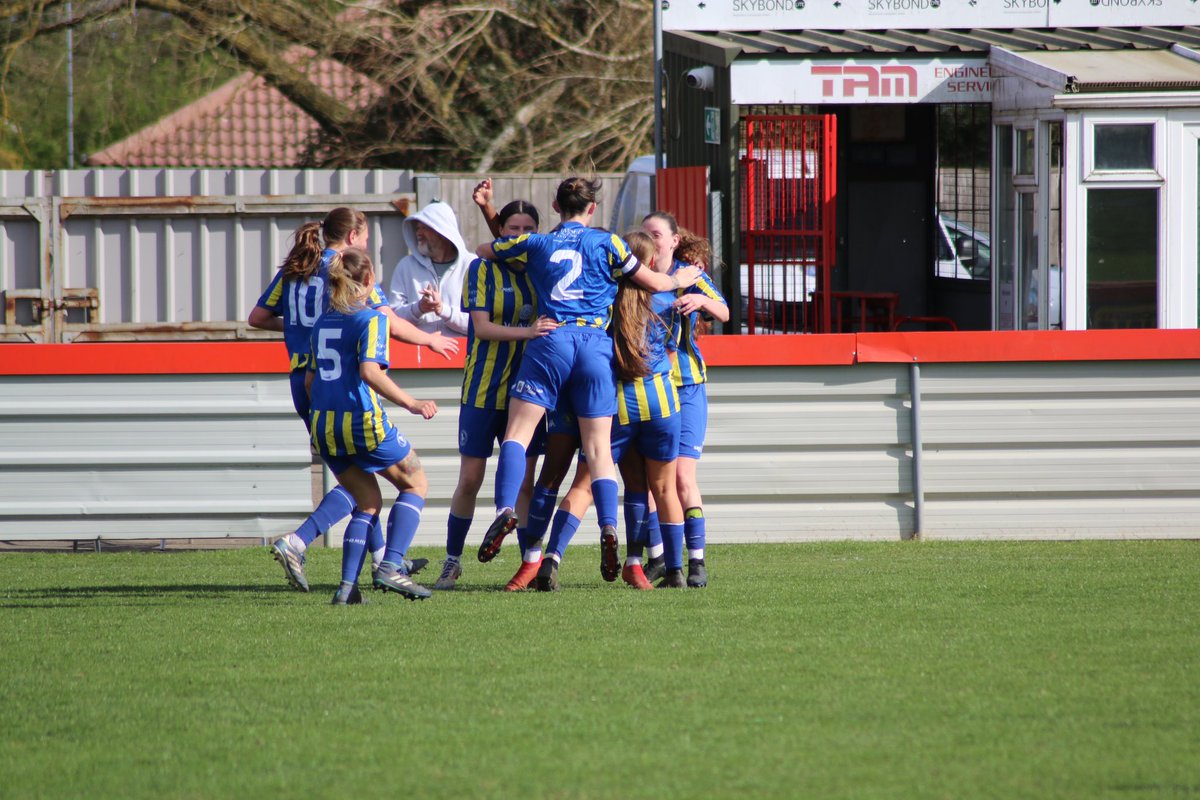 stuart cobb (@3099cobby) on Twitter photo ๐ธ<a href="/LynnLadiesFC/">King's Lynn Town Ladies FC</a> v <a href="/NTWomenFC/">Newmarket Town Women</a> ending all square 1-1. Another important point for the Linnets. They couldnโt , could they? ๐๐<a href="/ERWFLe/">Eastern Region Women's Football League</a> <a href="/WF_East/">Women's Football East</a> @TalkinWoSo <a href="/officialKLtown/">King's Lynn Town FC</a> <a href="/TheLynnNews/">Lynn News</a> <a href="/KingsLynnLive/">King's Lynn Live</a> ๐ธ<a href="/LynnLadiesFC/">King's Lynn Town Ladies FC</a> v <a href="/NTWomenFC/">Newmarket Town Women</a> ending all square 1-1. Another important point for the Linnets. They couldnโt , could they? ๐๐<a href="/ERWFLe/">Eastern Region Women's Football League</a> <a href="/WF_East/">Women's Football East</a> @TalkinWoSo <a href="/officialKLtown/">King's Lynn Town FC</a> <a href="/TheLynnNews/">Lynn News</a> <a href="/KingsLynnLive/">King's Lynn Live</a>