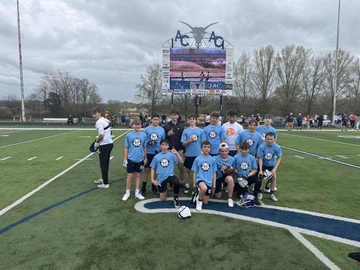 drnoe5's tweet image. BIG  ups to those Rising 8th grade Norris Senators playing @CodeBlue7on7 style TODAY!

Winning the Gunslinger  League year end Tourney! Appreciate Coaches @codymiller_15 @logan39520327 @LandenHensley3 and @LukeCarroll51 

Super proud of these kids and Coaches! @Norris_Senators!