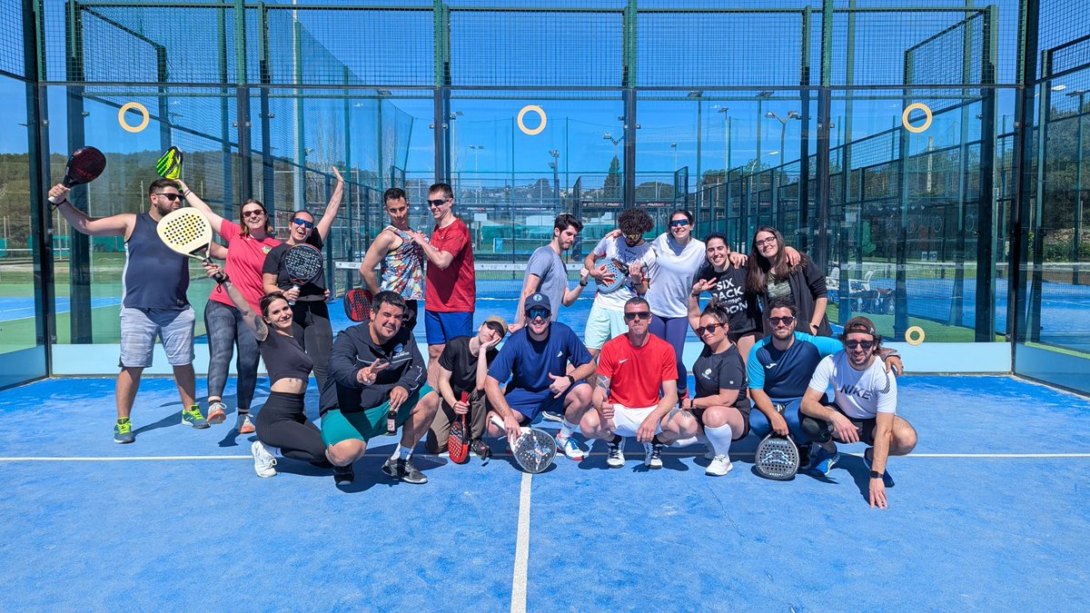 Americana adiós a los 29, con los míos. 
Eso sí que es un regalo. 

Como diría <a href="/elpadelesasi/">Luis El Pádel Es Así</a> ... 
Celebrar tu cumpleaños está guay, pero es mejor jugar a padel.