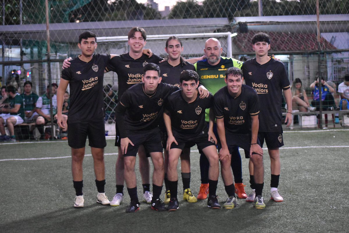 Volvimos! Linda victoria para arrancar el torneo 🖤💛💪🏻