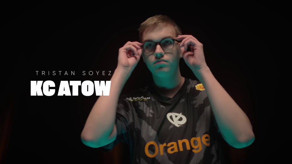 LifeIsCool (@lifeiscoolbro) on Twitter photo Avec cette victoire, <a href="/AtowRL/">KC Atow. 🇧🇪</a> passe définitivement devant AztraL au palmarès RLCS (qui le tenait avec sa finale au Fall Major 21-22)
Le plus grand joueur belge de tous les temps 🔥🏆 Avec cette victoire, <a href="/AtowRL/">KC Atow. 🇧🇪</a> passe définitivement devant AztraL au palmarès RLCS (qui le tenait avec sa finale au Fall Major 21-22)
Le plus grand joueur belge de tous les temps 🔥🏆