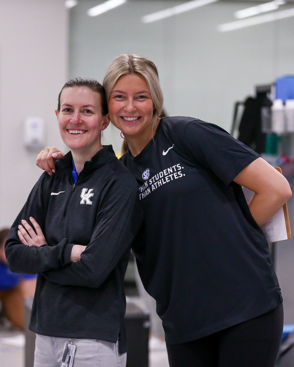 Kentucky Volleyball (@kentuckyvb) on Twitter photo Greatness in 3 photos π€©
Thanks for all you do on National ATC Appreciation Month, KP! <a href="/KatyPoole/">Katy Poole</a> Greatness in 3 photos π€©
Thanks for all you do on National ATC Appreciation Month, KP! <a href="/KatyPoole/">Katy Poole</a>