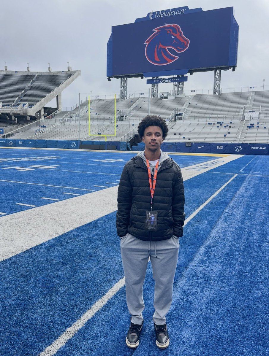 jasonhilljr_'s tweet image. Enjoyed my time in Boise watching spring practice on The Blue at @BroncoSportsFB!! Big thanks to @Coach_SD @CoachJMont @DemarioWarren for having me out!! #GoBroncos