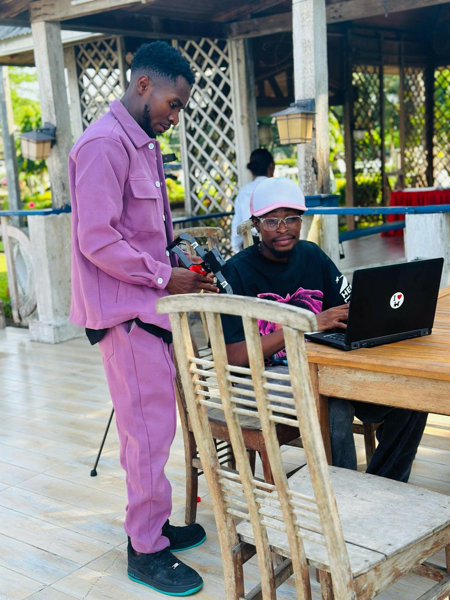 KeyzBlezzy's tweet photo. *Blessed Week my people watin de sup?* 🔥

 _Bonne semaine mon peuple, quoi de neuf_ ?🔥

#EveryoneAnyone https://t.co/um3CbWllGQ
