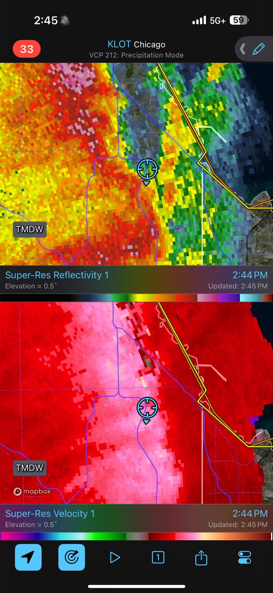 Gandara_f's tweet photo. Caught a very suspicious lowering on a kink in the line of the severe warned storms moving thru the south side of Chicago. Location is 103rd and stony island at around 2:42 pm @NWSChicago #ilwx https://t.co/qCzfujOFDE