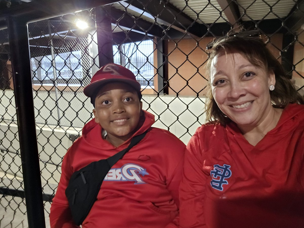 KRoSlay's tweet photo. Nothing says spring time in STL without a weather delay #STLCards https://t.co/Fb08Qwlrit