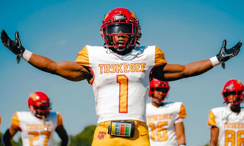 ππ¦π’π«π’ πππ«π§ππ¬ βJUICEβ (@whois_amiri) on Twitter photo After a great conversation with <a href="/CoachCarter3/">#TrenchDawgsAcademyπͺ΅πͺπ§¬</a> Iβm so grateful to receive an offer from <a href="/SkegeeFootball/">Tuskegee Football</a> #HBCU #AGTG <a href="/CoachCarter_19/">Tyrone Carter M.Ed</a> <a href="/CyLakes_FB/">Cypress Lakes FB</a> <a href="/lakes_athletics/">Cypress Lakes Athletics</a> <a href="/CoachTryon/">Michael Tryon Jr.</a> After a great conversation with <a href="/CoachCarter3/">#TrenchDawgsAcademyπͺ΅πͺπ§¬</a> Iβm so grateful to receive an offer from <a href="/SkegeeFootball/">Tuskegee Football</a> #HBCU #AGTG <a href="/CoachCarter_19/">Tyrone Carter M.Ed</a> <a href="/CyLakes_FB/">Cypress Lakes FB</a> <a href="/lakes_athletics/">Cypress Lakes Athletics</a> <a href="/CoachTryon/">Michael Tryon Jr.</a>