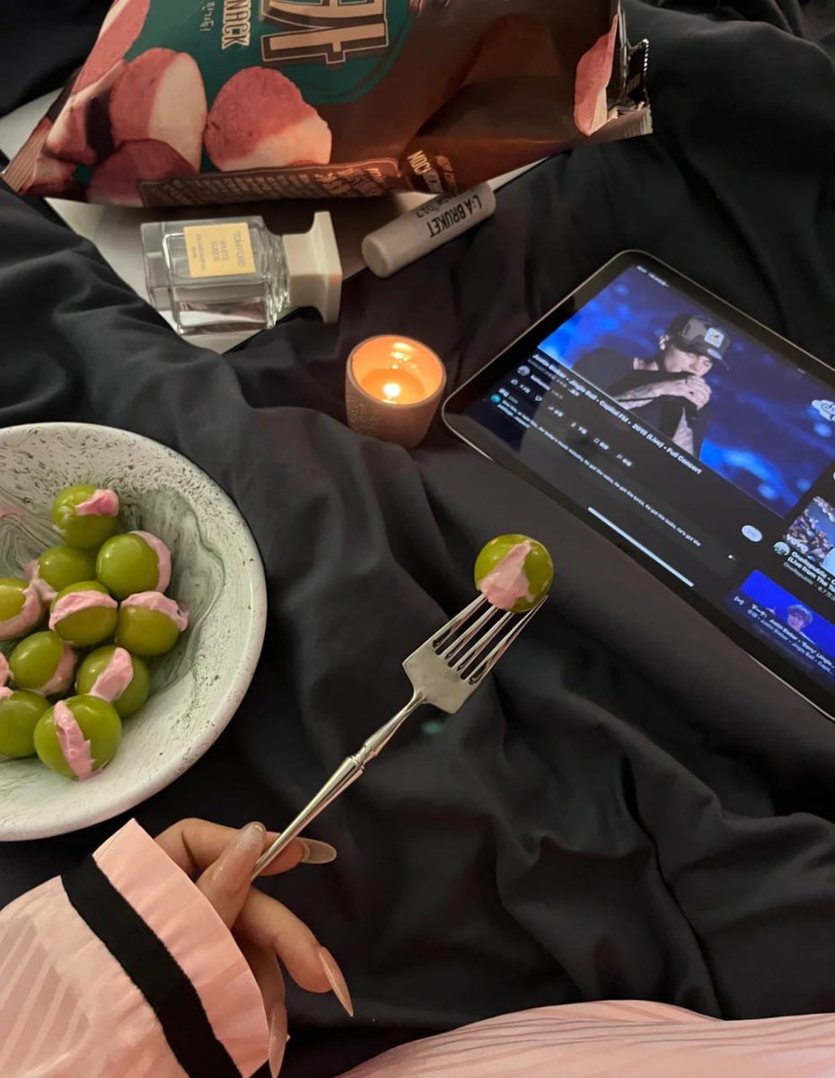 ♡ Enjoy a night alone at home ✌️ ' ֊'