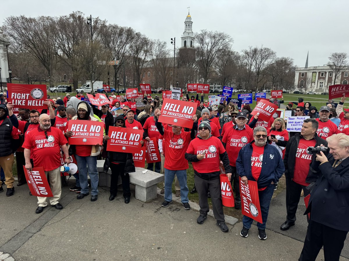 Letter Carriers (@nalc_national) on Twitter photo President <a href="/BrianRenfroe19/">Brian L. Renfroe</a> joined NALC’s Connecticut State Association to keep the #FightLikeHell energy going in New Haven, CT, today! Thanks to all who helped deliver our message (including our four-legged friends like Ellie!): #HellNo to dismantling USPS! President <a href="/BrianRenfroe19/">Brian L. Renfroe</a> joined NALC’s Connecticut State Association to keep the #FightLikeHell energy going in New Haven, CT, today! Thanks to all who helped deliver our message (including our four-legged friends like Ellie!): #HellNo to dismantling USPS!