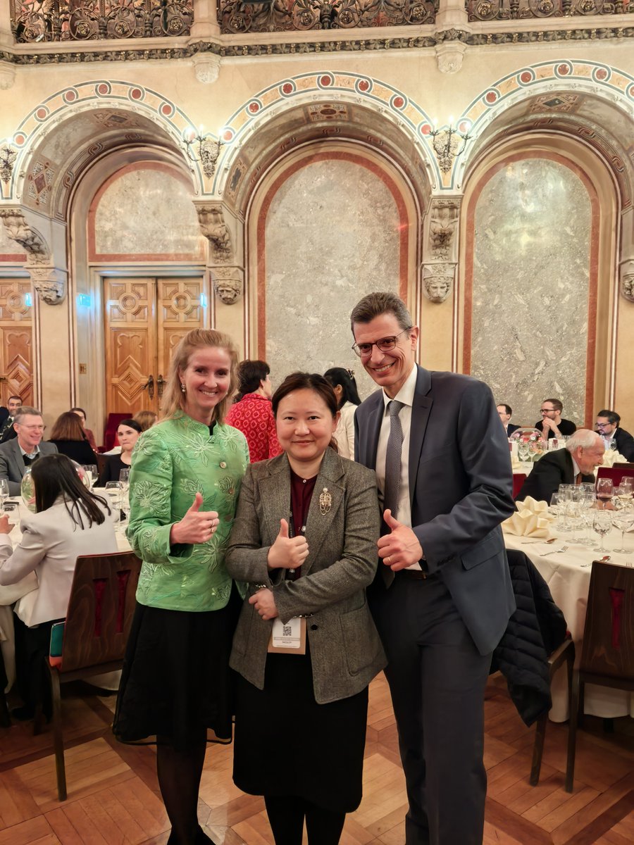 Xueying Chen, MD, PhD, FHRS (@xyc1982) on Twitter photo Hornered to present our Heartsync-LBBP trial as LBCT on EHRA 2025. Happy to meet old friends again.<a href="/ZacharyWhinnett/">Zachary Whinnett</a> <a href="/nmsdegroot/">Natasja de Groot</a> <a href="/HaranBurri/">Haran Burri</a>
#ehra #EHRA2025 Hornered to present our Heartsync-LBBP trial as LBCT on EHRA 2025. Happy to meet old friends again.<a href="/ZacharyWhinnett/">Zachary Whinnett</a> <a href="/nmsdegroot/">Natasja de Groot</a> <a href="/HaranBurri/">Haran Burri</a>
#ehra #EHRA2025