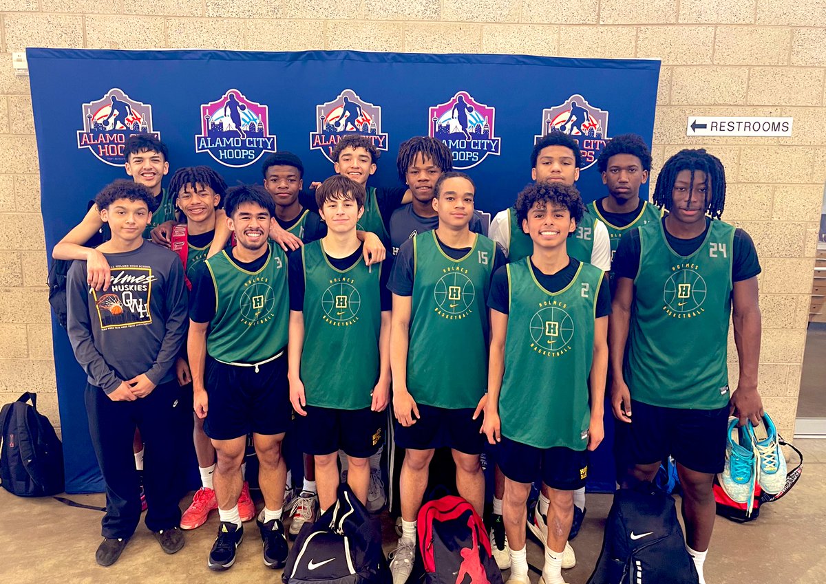 CoachVargas1's tweet image. WOW! After a slow start, going down 22 in the first half, the Huskies rallied to beat South San in their final game of the @AlamoCityHoops1 #Launch. Boys showed a lot of fight this weekend, going 2-1 and improving along the way! Always a blessing to be able to compete together.