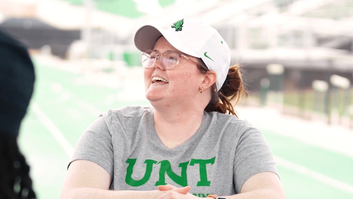 Couldn't let National Athletic Training Month get by without recognizing our hard-working athletic trainers, Karina and Alyssa!

Thank you for all the work you do with our student-athletes 💚

#GMG🦅