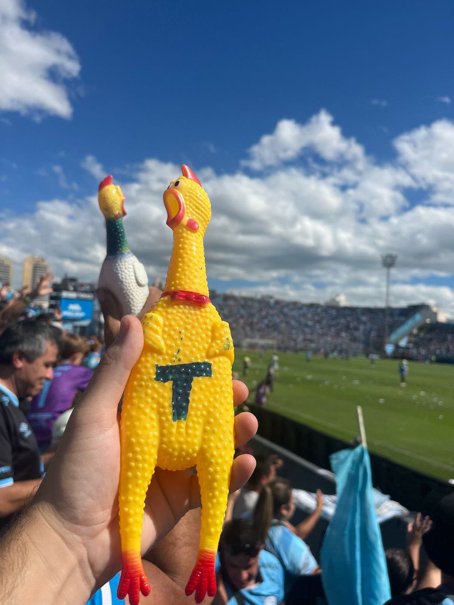 ramacorazza_'s tweet photo. Seguí haciendl tiempo gallina culiada, toda Córdoba sabe que te tiembla la pera🐓 https://t.co/rJWC7Pzeyr