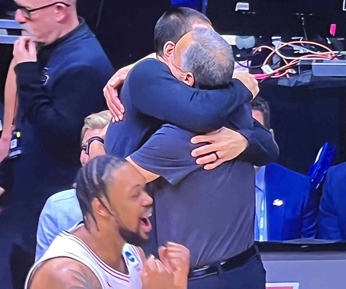 Mark Berman (@markberman_) on Twitter photo Kelvin and Kellen Sampson, father and son, embrace after <a href="/UHCougarMBK/">Houston Men's Hoops š š¾</a> advanced to the Final Four. Kelvin and Kellen Sampson, father and son, embrace after <a href="/UHCougarMBK/">Houston Men's Hoops š š¾</a> advanced to the Final Four.