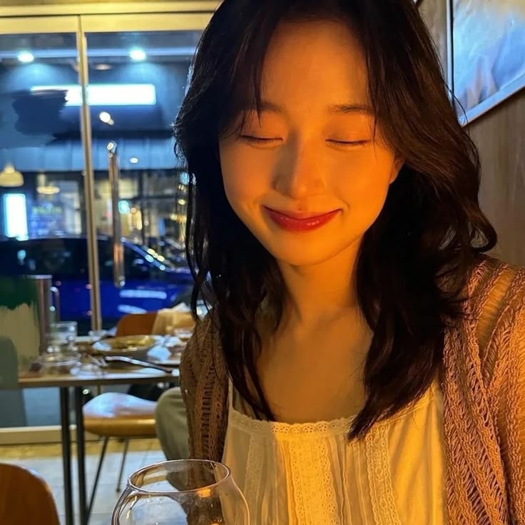 nutriecitq's tweet image. ⠀⠀⠀⠀⠀⠀⠀⠀⠀⠀⠀⠀☁️ 𓈒 ⠀⿸  🪵（ ō ㉨ ō )
⠀⠀⠀⠀holaaa, aquí llegó una bōt de haewon 
⠀⠀⠀⠀⠀⠀para recordarte cuanto te amo.