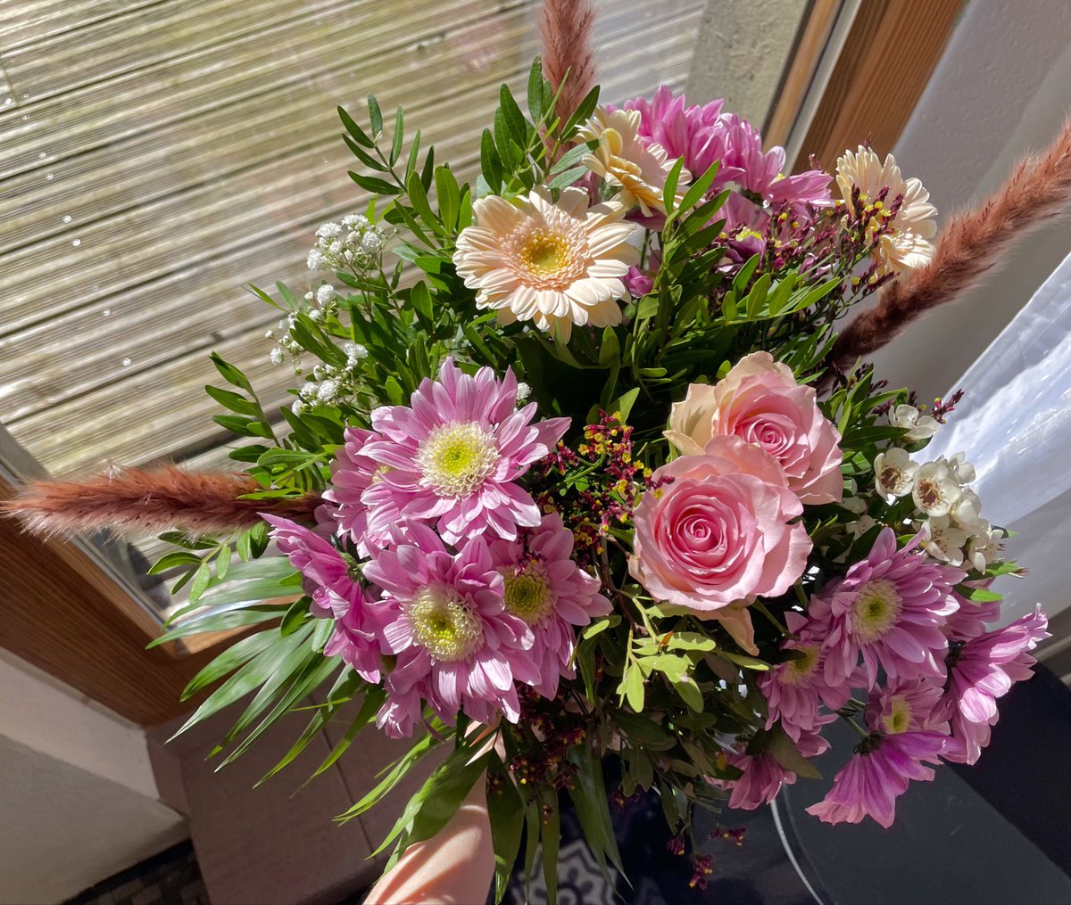 churchapel's tweet image. mon bouquet est à peine fané qu’il m’en offre un nouveau #capable #wow