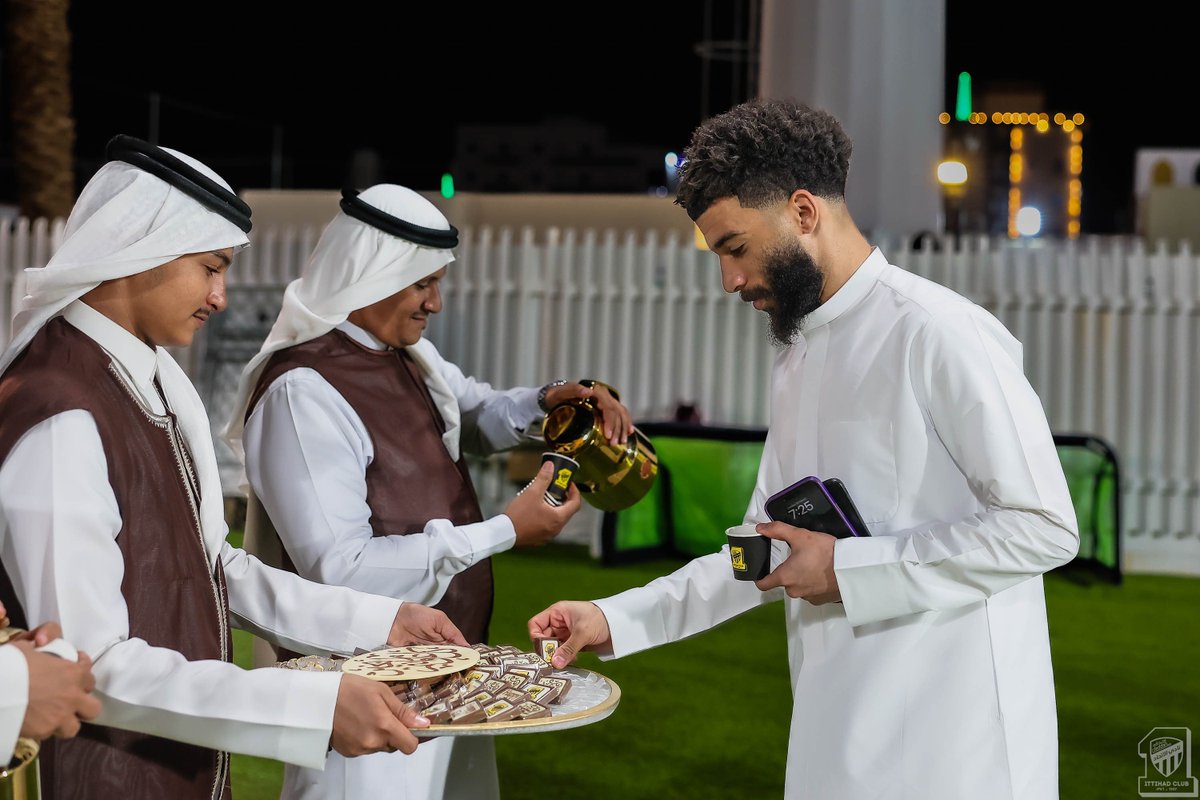 ittihad's tweet photo. 📸| العميد في يـوم العيـد 🎉
#عيدكم_مبارك https://t.co/uRFrDeBVTQ