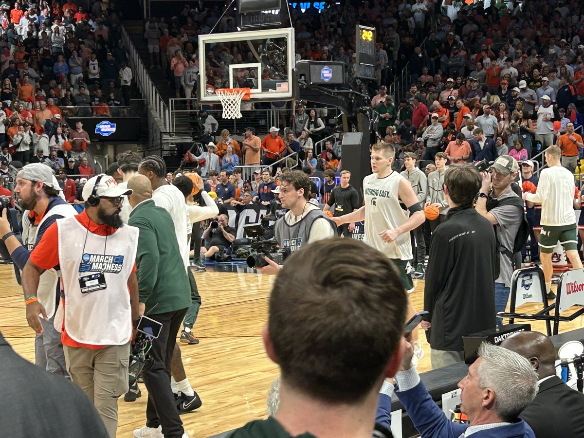Jaxon Kohler has cut (torn?) the sleeves off his warmup shirt