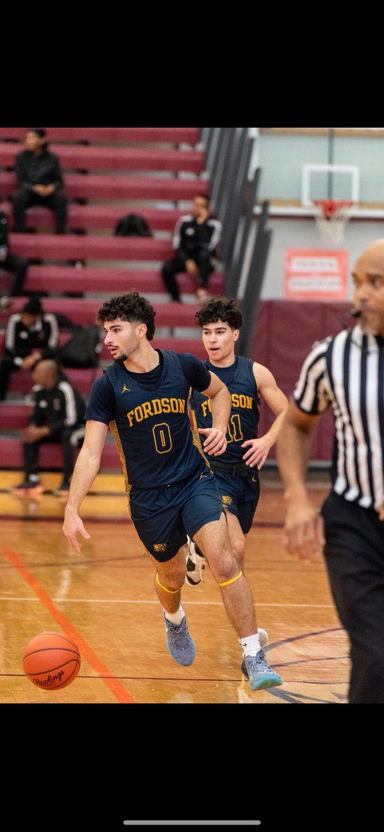Congrats to Senior G Mstafa Aljanaby who was selected as All KLAA Honorable Mention.

Mstafa led our team in Assists, while being 2nd in rebounds and steals.

Mstafa averaged 8.3 PPG 4.12 APG 3.9RPG for us this season.  🚜🚜🚜