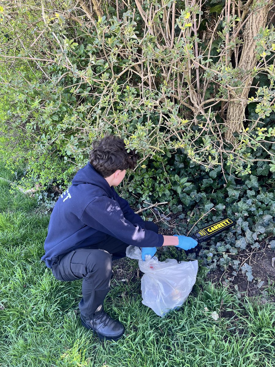 BarnetVPC (@barnetvpc) on Twitter photo We have been out today conducting Weapons Sweeps & Litter Picking within <a href="/MPSChildsHill/">Childs Hill Police</a>, <a href="/MPSCricklewood/">Cricklewood Community Policing</a> & <a href="/MPSGoldersGreen/">Golders Green Police</a> today <a href="/MPSBarnet/">Barnet MPS | North West BCU</a> <a href="/MPSCadets/">MPS Cadets</a> <a href="/NationalVPC/">National Volunteer Police Cadets</a> <a href="/YOULondon1/">YOU London</a> We have been out today conducting Weapons Sweeps & Litter Picking within <a href="/MPSChildsHill/">Childs Hill Police</a>, <a href="/MPSCricklewood/">Cricklewood Community Policing</a> & <a href="/MPSGoldersGreen/">Golders Green Police</a> today <a href="/MPSBarnet/">Barnet MPS | North West BCU</a> <a href="/MPSCadets/">MPS Cadets</a> <a href="/NationalVPC/">National Volunteer Police Cadets</a> <a href="/YOULondon1/">YOU London</a>